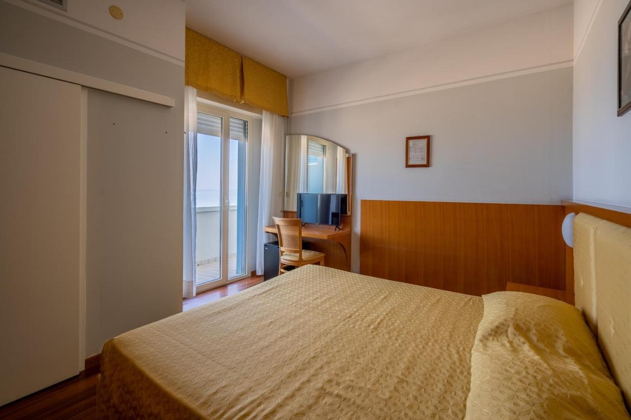 Hotel Astor Rimini Dış mekan fotoğraf