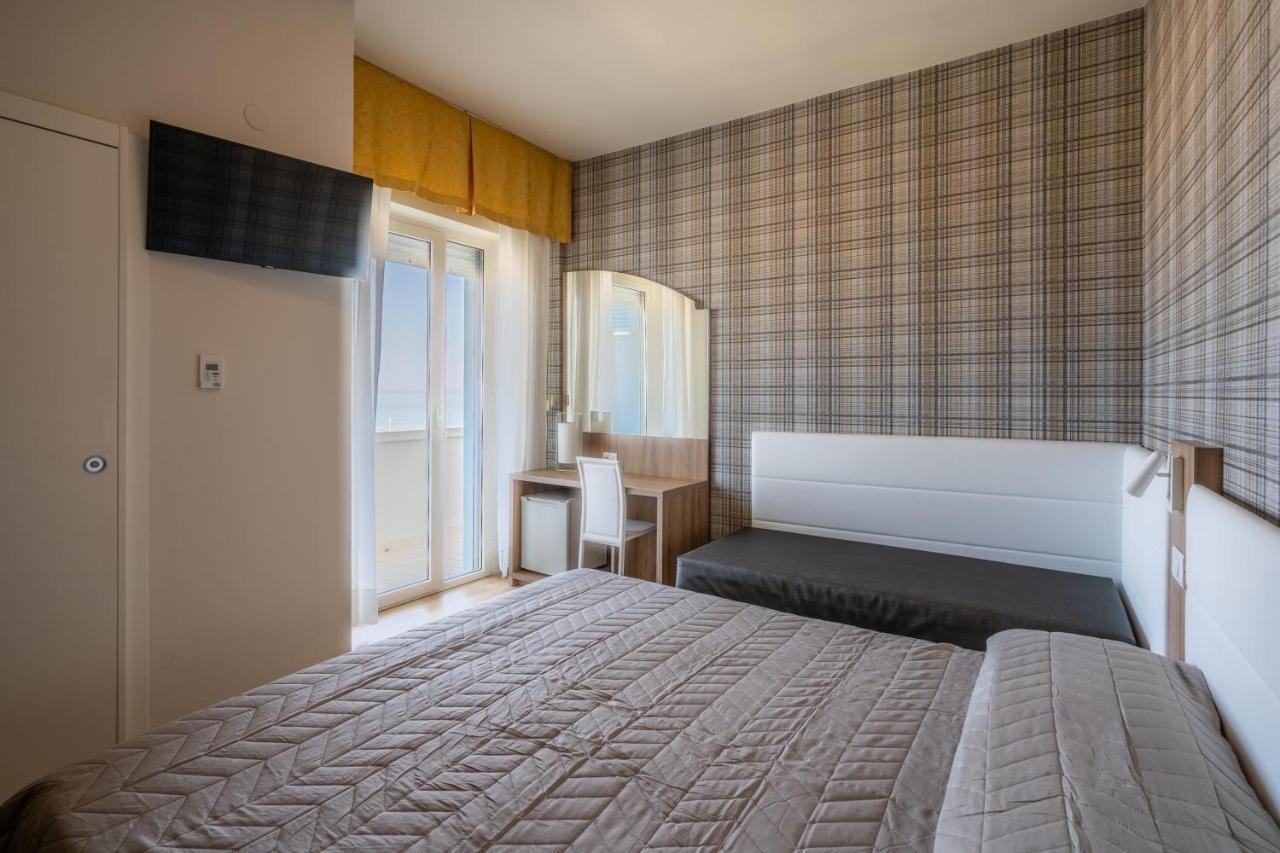 Hotel Astor Rimini Dış mekan fotoğraf