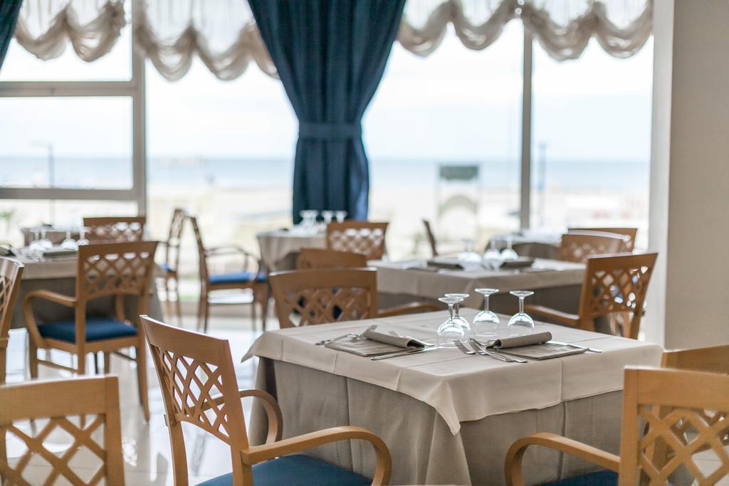 Hotel Astor Rimini Dış mekan fotoğraf