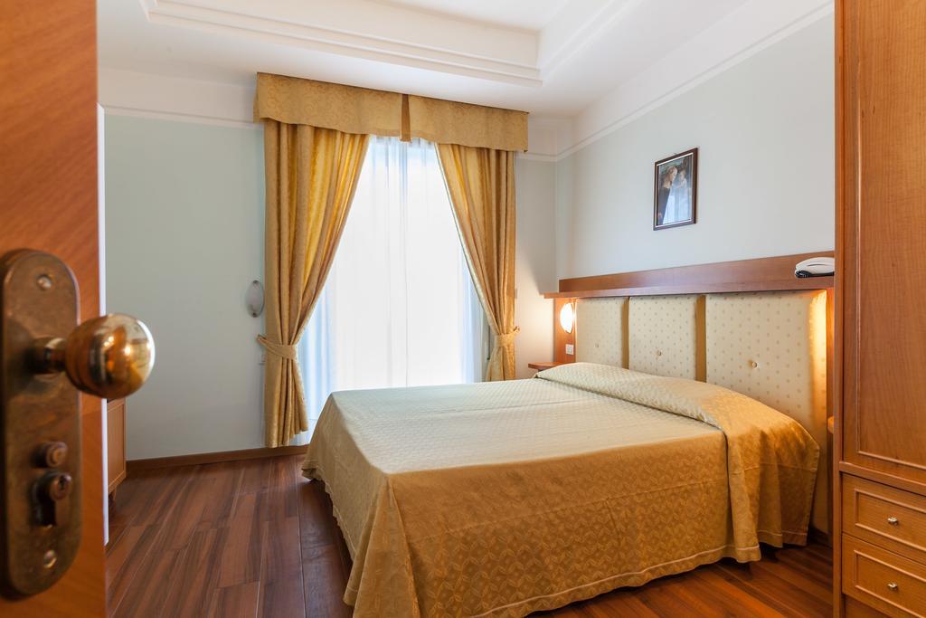 Hotel Astor Rimini Dış mekan fotoğraf