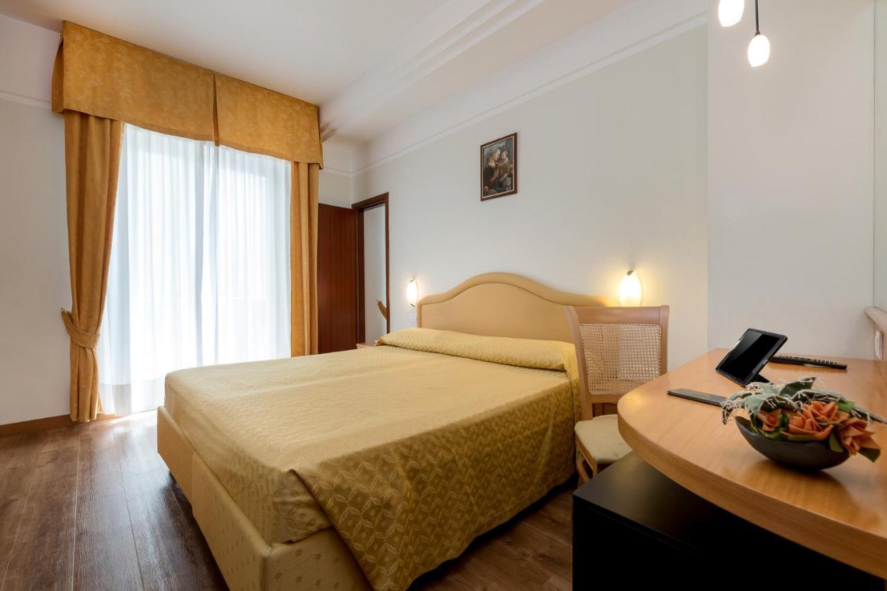 Hotel Astor Rimini Dış mekan fotoğraf