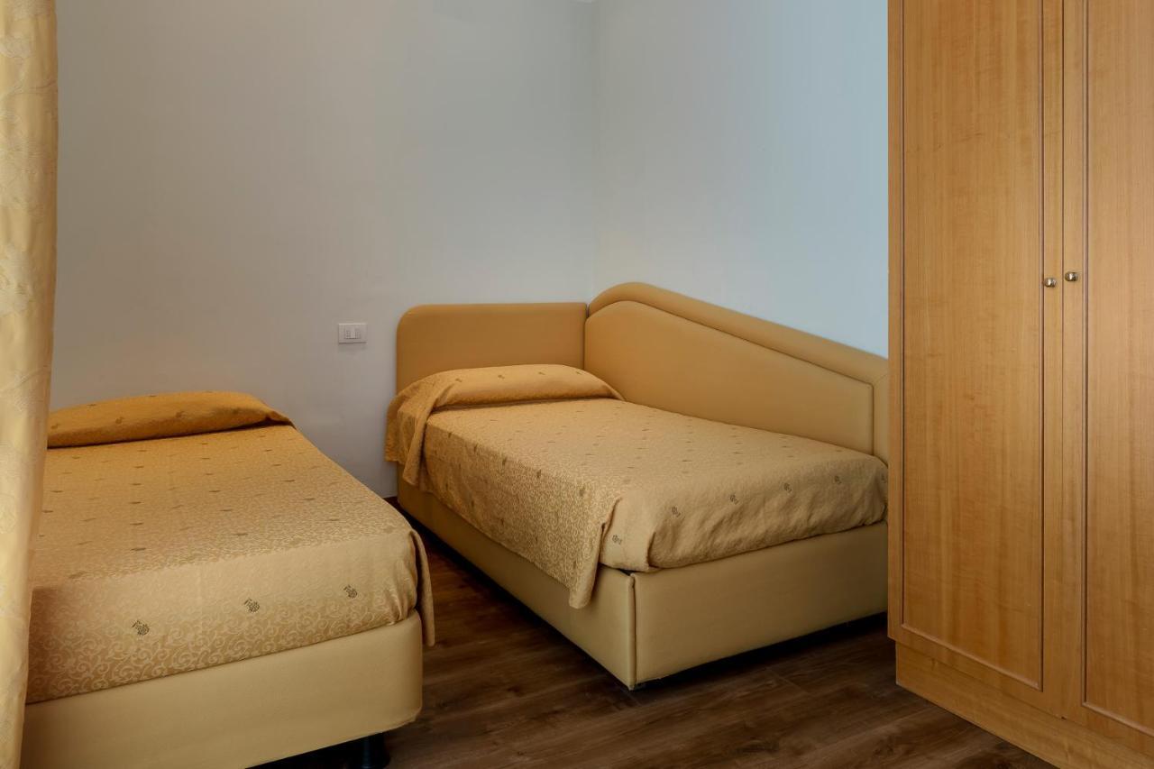 Hotel Astor Rimini Dış mekan fotoğraf