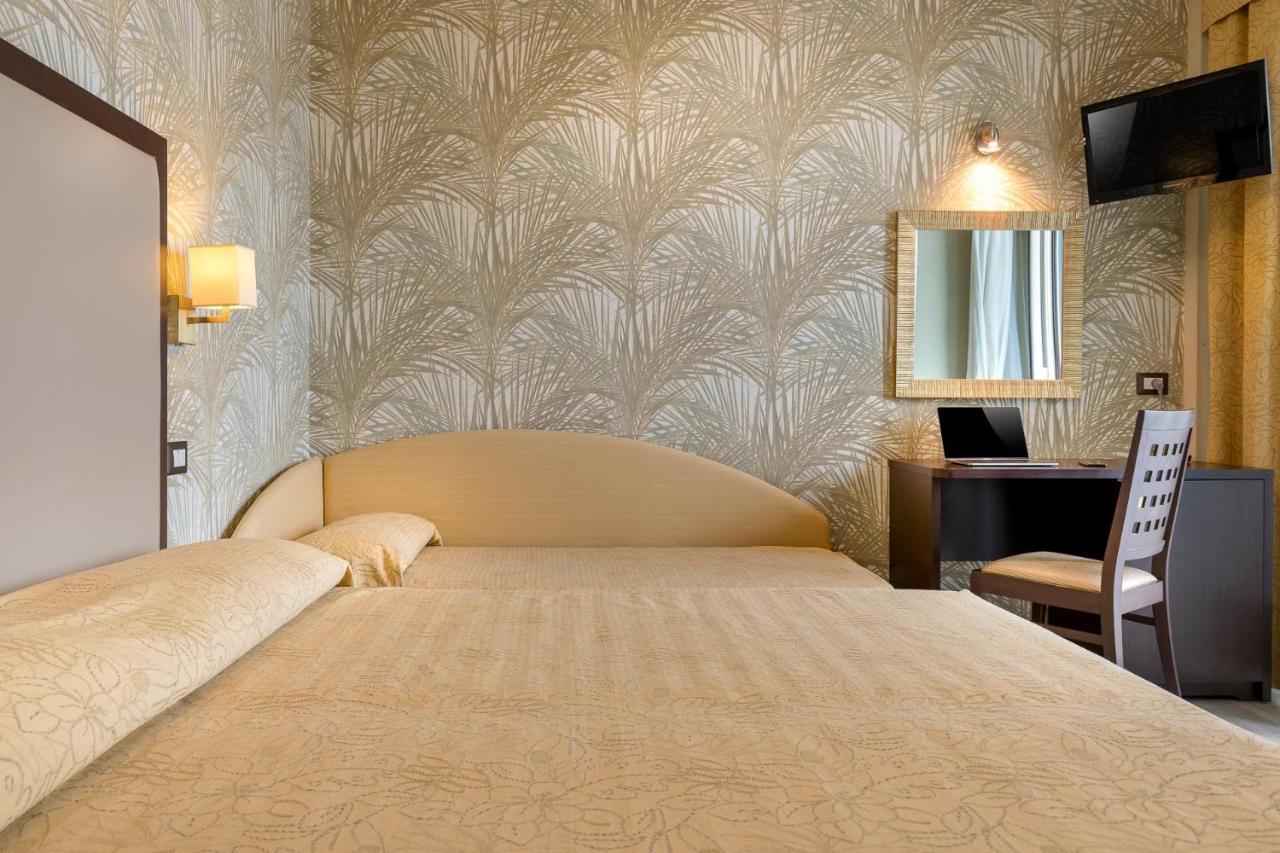 Hotel Astor Rimini Dış mekan fotoğraf